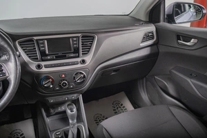Седан Hyundai Solaris 2017 года, 1399000 рублей, Томск