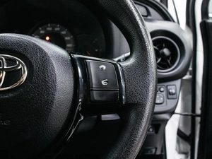 Хетчбэк Toyota Vitz 2019 года, 1050000 рублей, Красноярск