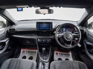 Хетчбэк Toyota Yaris 2020 года, 1120000 рублей, Красноярск