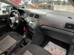 Седан Volkswagen Polo 2012 года, 617000 рублей, Солонцы