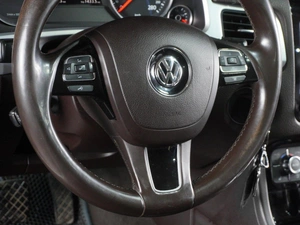 Внедорожник Volkswagen Touareg 2012 года, 2090000 рублей, Минеральные Воды