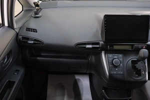 Минивэн Toyota Wish 2017 года, 1819000 рублей, Омск
