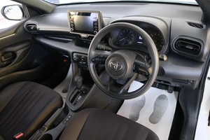 Хетчбэк Toyota Yaris 2021 года, 1229000 рублей, Омск