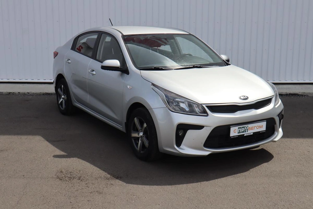 Седан Kia Rio 2018 года, 1400000 рублей, Клинцы