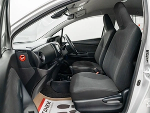 Хетчбэк Toyota Vitz 2018 года, 980000 рублей, Красноярск