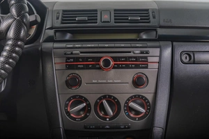 Седан Mazda 3 2007 года, 629000 рублей, Томск