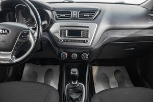 Хетчбэк Kia Rio 2017 года, 989000 рублей, Барнаул