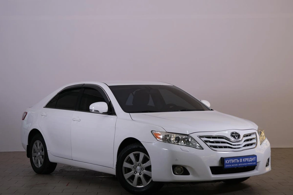Седан Toyota Camry 2011 года, 1319000 рублей, Омск