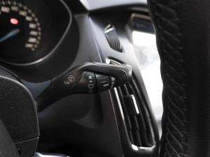 Седан Ford Focus 2012 года, 799000 рублей, Саратов