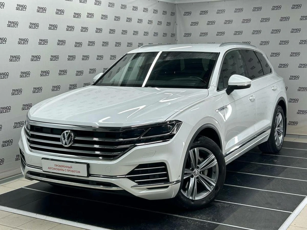 Внедорожник Volkswagen Touareg 2018 года, 3975000 рублей, Красноярск