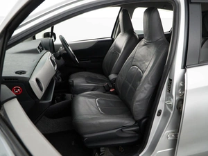 Хетчбэк Toyota Vitz 2012 года, 777077 рублей, Москва