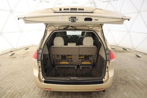 Минивэн Toyota Sienna 2011 года, 2000000 рублей, Обнинск