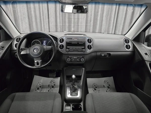 Внедорожник Volkswagen Tiguan 2012 года, 1199000 рублей, Красноярск