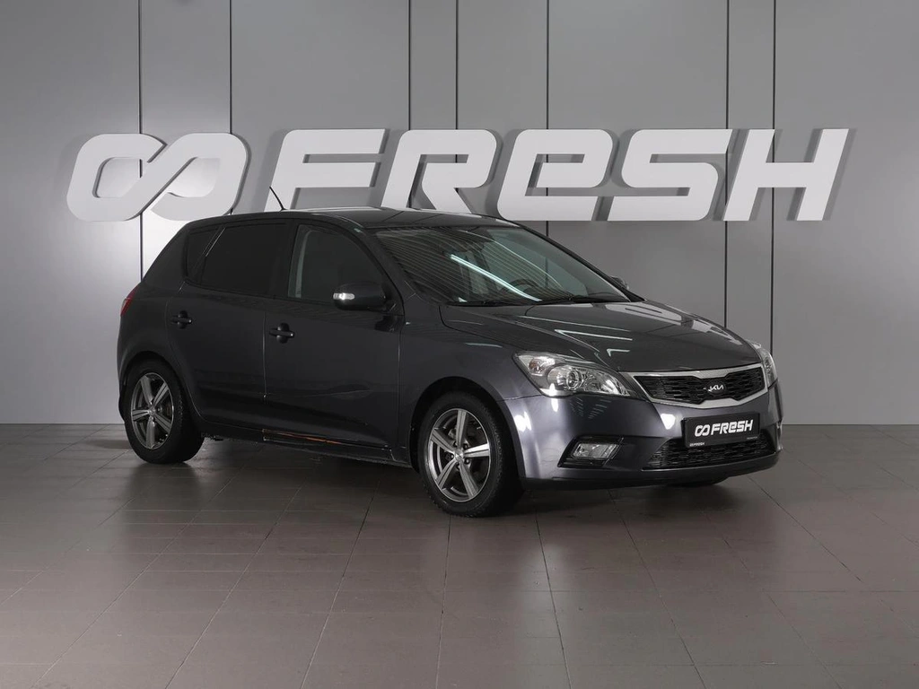 Хетчбэк Kia Ceed 2011 года, 963000 рублей, Красный Пахарь