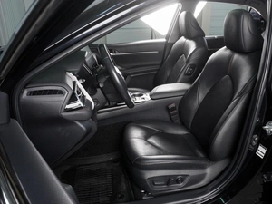 Седан Toyota Camry 2023 года, 3849000 рублей, Красный Пахарь