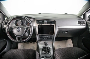 Хетчбэк Volkswagen Golf 2013 года, 919000 рублей, Пермь