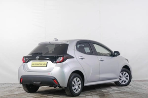 Хетчбэк Toyota Yaris 2021 года, 1439000 рублей, Кемерово