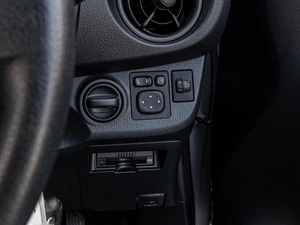 Хетчбэк Toyota Vitz 2019 года, 990000 рублей, Краснодар