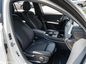 Седан Mercedes-benz A-класс 2019 года, 2420000 рублей, Краснодар