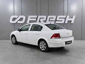 Седан Opel Astra 2012 года, 670000 рублей, Аксай