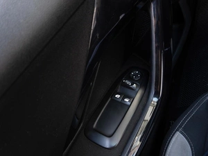 Внедорожник Peugeot 2008 2014 года, 829000 рублей, Саратов