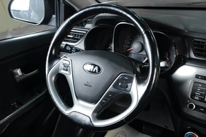 Седан Kia Rio 2016 года, 1059000 рублей, Тюмень