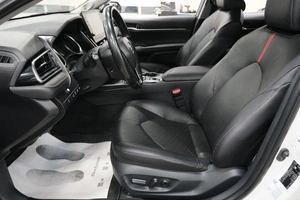 Седан Toyota Camry 2021 года, 3599000 рублей, Омск