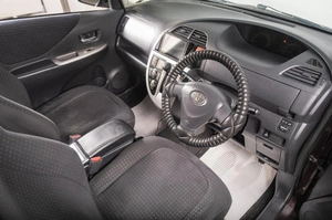 Хетчбэк Toyota Ractis 2010 года, 629000 рублей, Томск