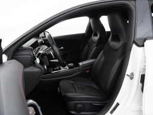 Седан Mercedes-benz CLA-класс 2019 года, 2889050 рублей, Москва