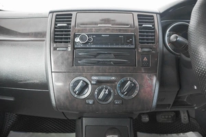 Седан Nissan Tiida Latio 2004 года, 499000 рублей, Кемерово