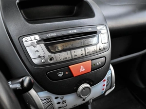 Хетчбэк Peugeot 107 2009 года, 469000 рублей, Кирилловка