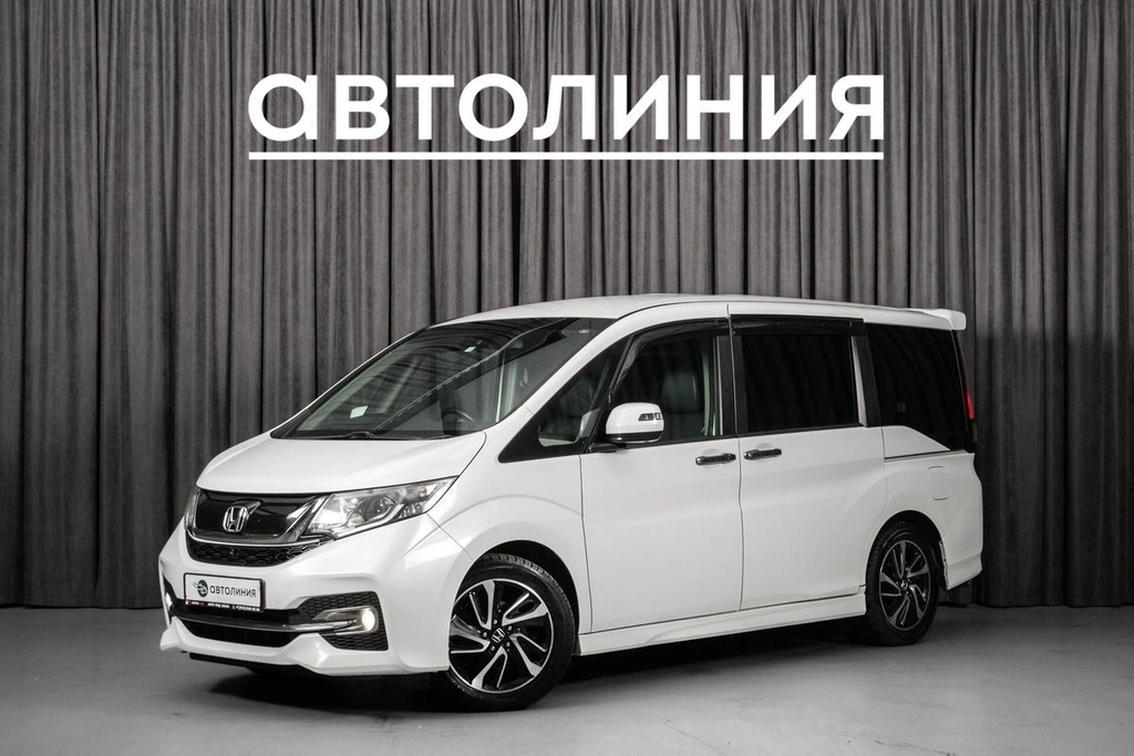 Минивэн Honda Stepwgn Spada 2015 года, 1898000 рублей, Красноярск