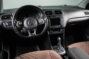 Седан Volkswagen Polo 2019 года, 1369000 рублей, Сургут