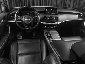 Лифтбек Kia Stinger 2018 года, 2999000 рублей, Тюмень