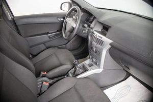 Седан Opel Astra 2010 года, 689000 рублей, Пермь