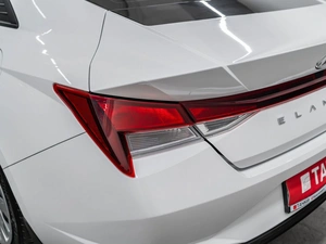 Седан Hyundai Elantra 2021 года, 2015000 рублей, Красноярск