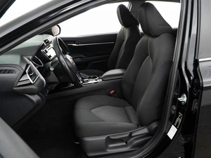 Седан Toyota Camry 2020 года, 2449999 рублей, Москва