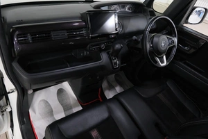 Хетчбэк Honda N-BOX 2017 года, 899000 рублей, Омск