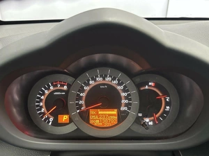 Внедорожник Toyota RAV4 2011 года, 1495000 рублей, Красноярск
