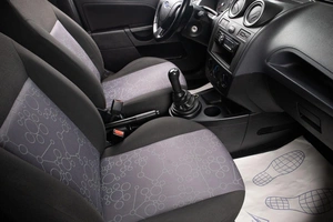 Хетчбэк Ford Fiesta 2008 года, 269000 рублей, Оренбург