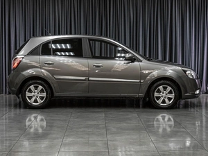 Хетчбэк Kia Rio 2010 года, 679000 рублей, Тюмень