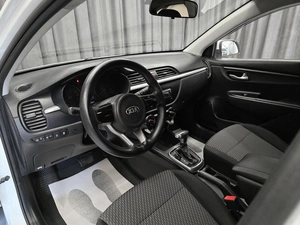 Седан Kia Rio 2018 года, 855000 рублей, Красноярск