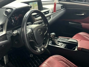 Седан Lexus ES 2020 года, 3597000 рублей, Красноярск