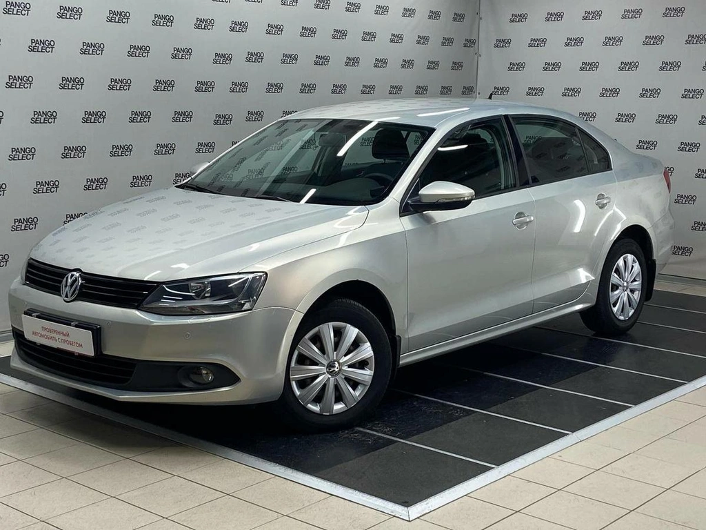 Седан Volkswagen Jetta 2014 года, 940000 рублей, Красноярск