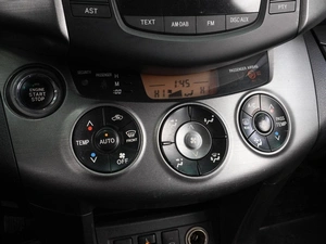 Внедорожник Toyota RAV4 2010 года, 1643000 рублей, Воронеж