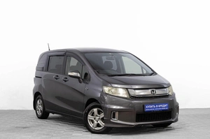 Минивэн Honda Freed 2015 года, 1349000 рублей, Барнаул