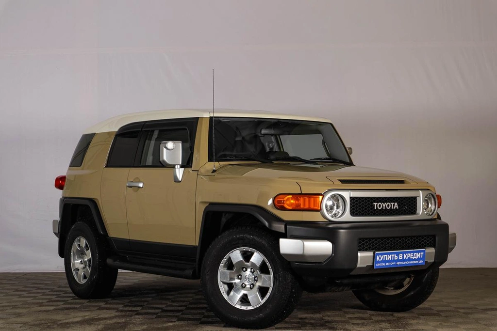 Внедорожник Toyota FJ Cruiser 2021 года, 5899000 рублей, Тюмень