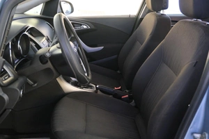 Хетчбэк Opel Astra 2011 года, 819000 рублей, Омск