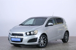 Хетчбэк Chevrolet Aveo 2013 года, 679000 рублей, Омск