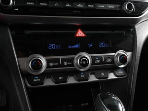 Седан Hyundai Elantra 2020 года, 1715000 рублей, Аксай